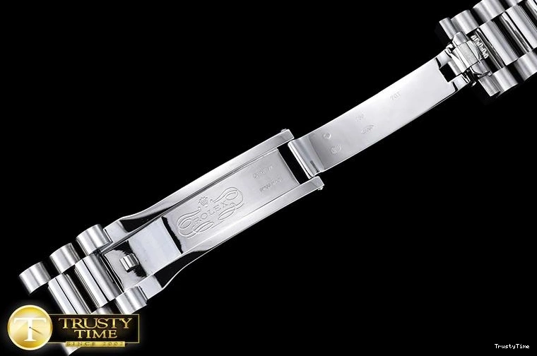 1114 RDD0202B – DayDate 40mm ModernLook 666